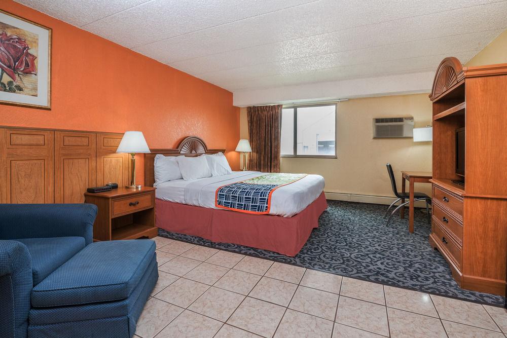 Howard Johnson By Wyndham Billings Esterno foto